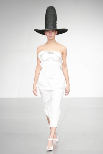 LFW SS18 - A.W.A.K.E - Kimberley Archer - The Upcoming -7