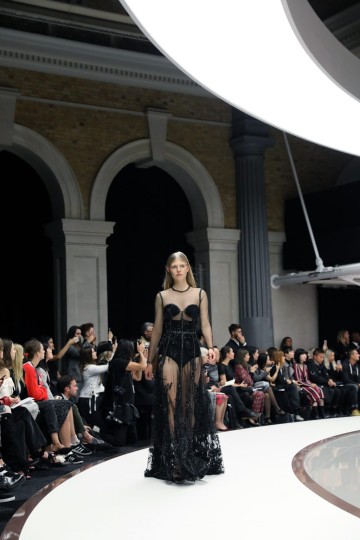 LFW SS18 - Ralph and Russo - The Upcoming -44