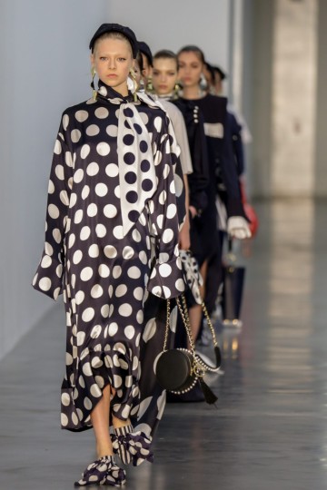 LFW AW18 - Mother of Pearl - Kimberley Archer - The Upcoming-34