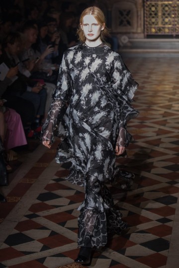 LFWM SS19 - Sharon Wauchob - Kimberley Larmouth - The Upcoming-23