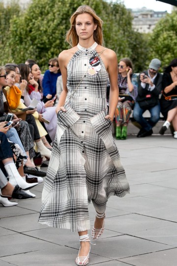 LFW SS19 - Roland Mouret - Kimberley Archer - The Upcoming-11