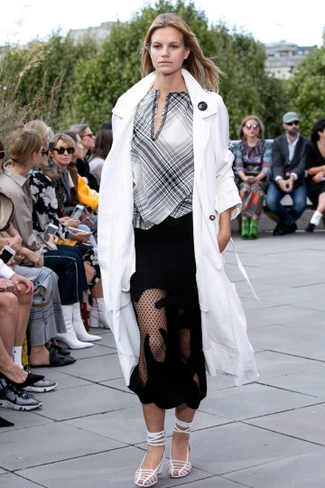 LFW SS19 - Roland Mouret - Kimberley Archer - The Upcoming-30