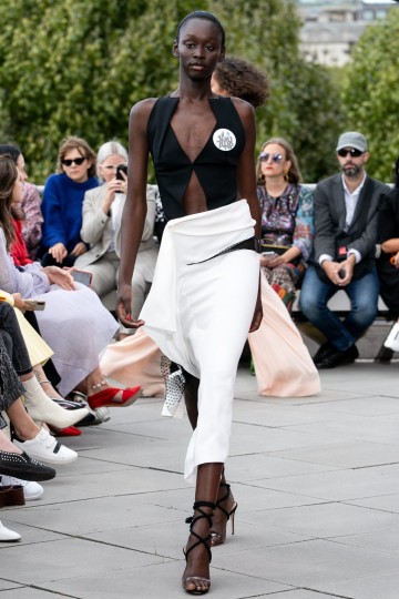 LFW SS19 - Roland Mouret - Kimberley Archer - The Upcoming-31