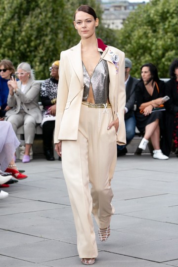 LFW SS19 - Roland Mouret - Kimberley Archer - The Upcoming-34