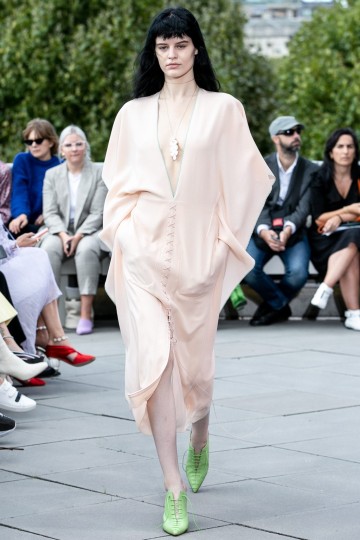 LFW SS19 - Roland Mouret - Kimberley Archer - The Upcoming-45