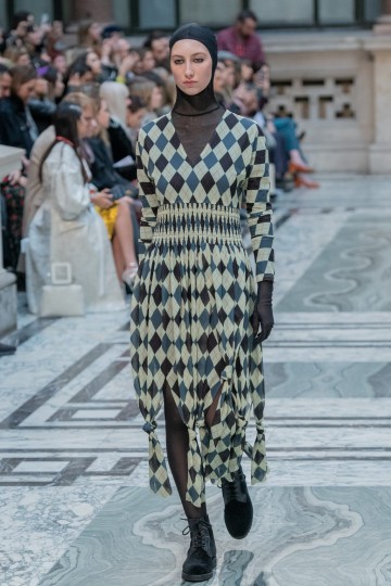 LFW AW19 - Molly Goddard - Kimberley Larmouth - THE UPCOMING-14