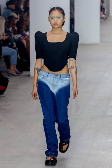 pushBUTTON - Huw Jenkins - The Upcoming-22