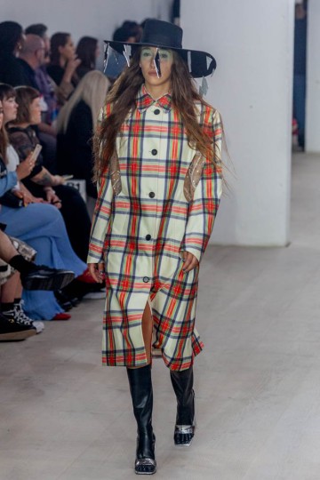 pushBUTTON - Huw Jenkins - The Upcoming-25