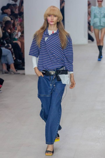 pushBUTTON - Huw Jenkins - The Upcoming-30