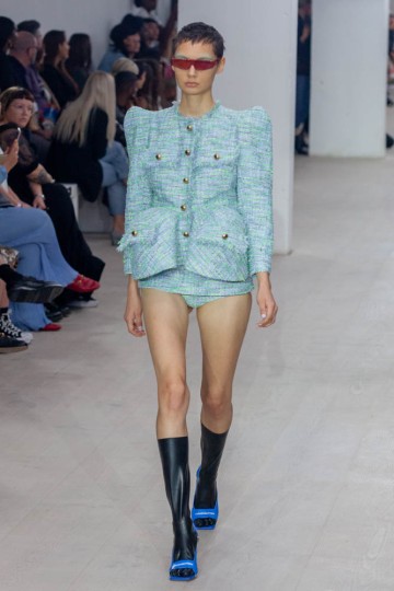 pushBUTTON - Huw Jenkins - The Upcoming-31