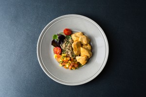 Chicken with quinoa, tomato mango salsa