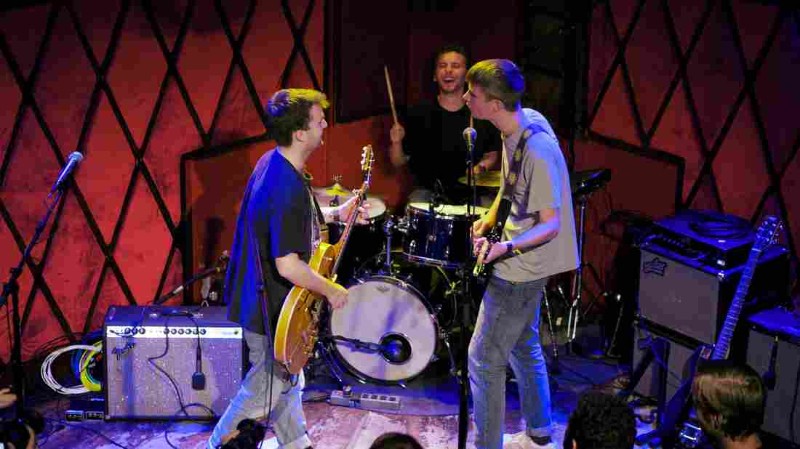 NME Awards Show: Happyness at Birthdays performing live