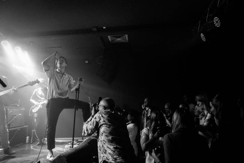 Frankie & the Heartstrings at the Oslo performing live