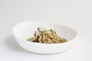 Mushroom spaghetti with a Porcini pil-pil