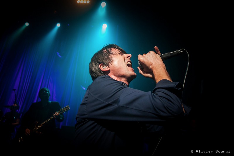 Suede at the Forum performing live