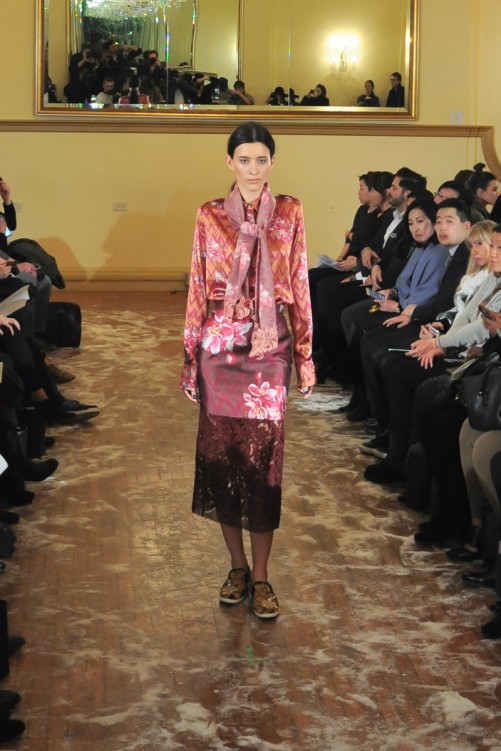 Yuna Yang autumn/winter 2016 collection catwalk show