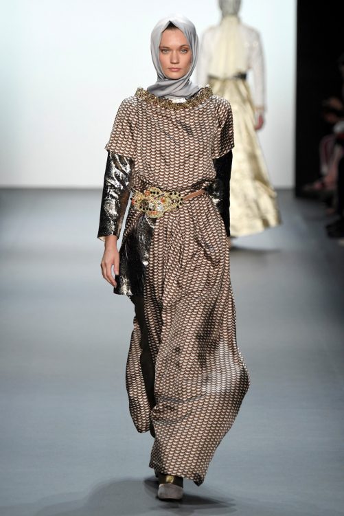 Anniesa Hasibuan spring/summer 2017 collection catwalk show