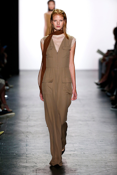Dennis Basso spring/summer 2017 collection catwalk show