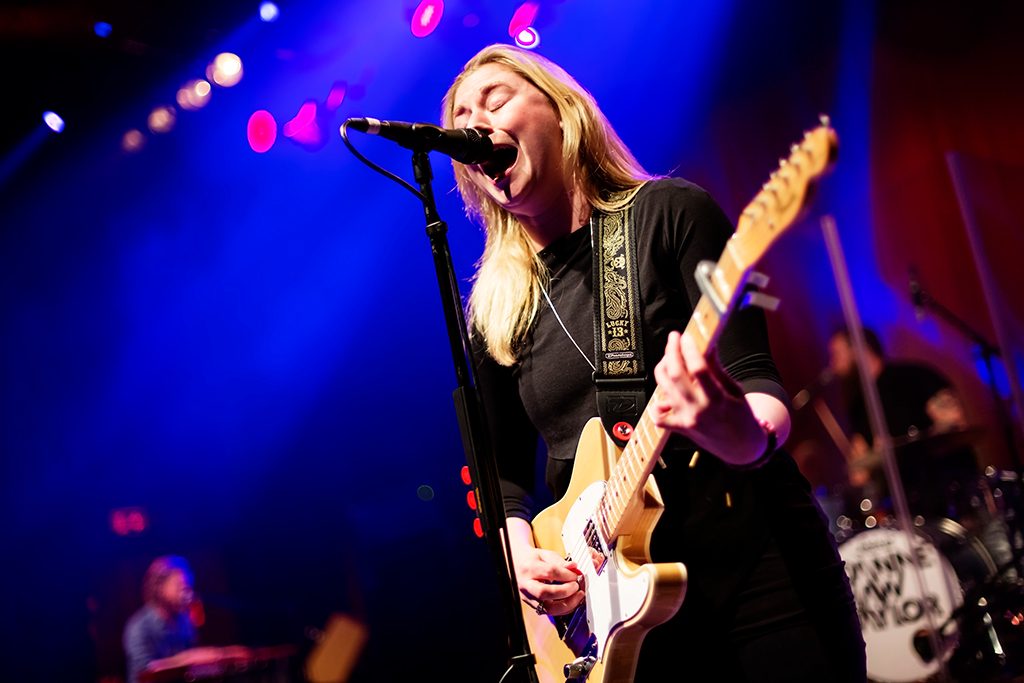 Joanne Shaw Taylor at Shepherd’s Bush Empire performing live