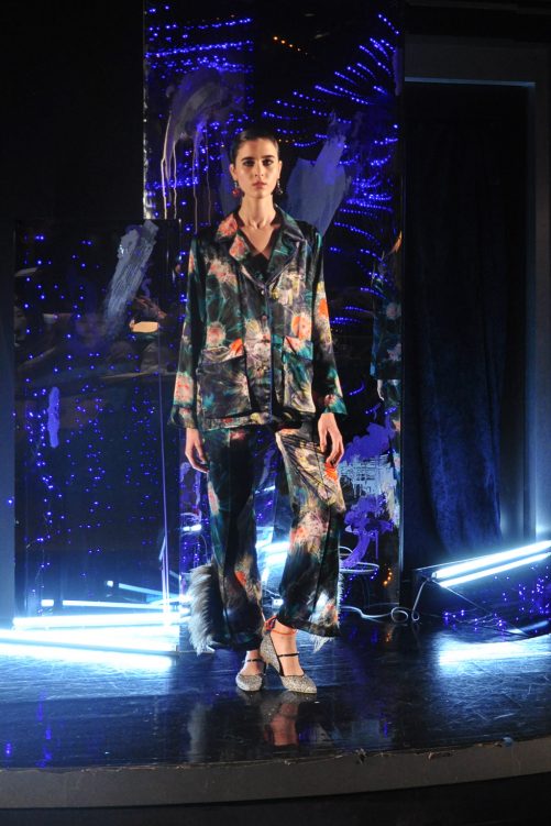 Yuna Yang autumn/winter 2017 collection catwalk show