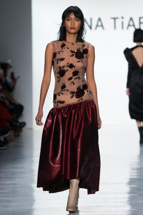 Nina Tiari autumn/winter 2017 collection catwalk show