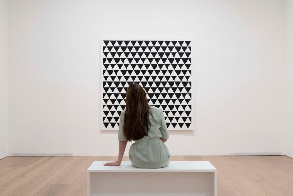 Bridget Riley: Recent Paintings 2014-2017 at David Zwirner