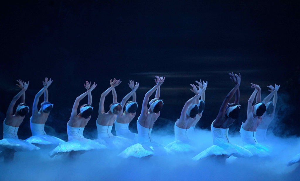 Swan Lake at the English National Ballet online