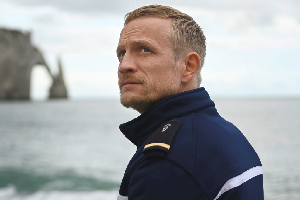 “We had to stop for 24 hours because I fainted due to hypothermia”: Actor Jérémie Renier on Drift Away (Albatros)