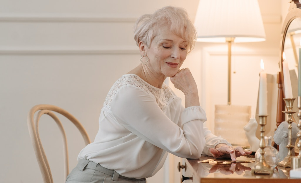 Tips for keeping jewellery safe while travelling