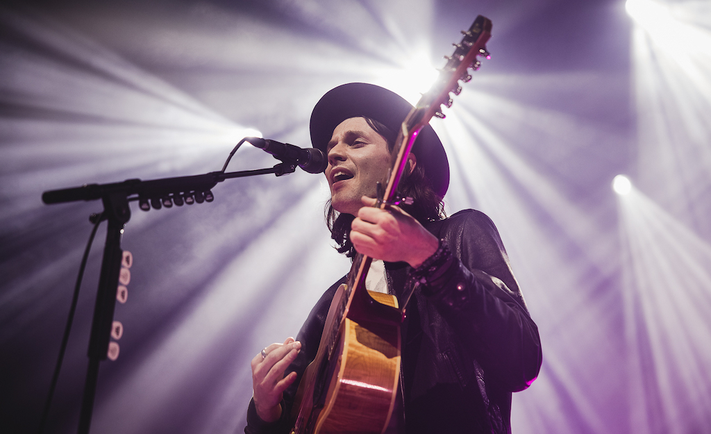 James Bay at the Forum performing live