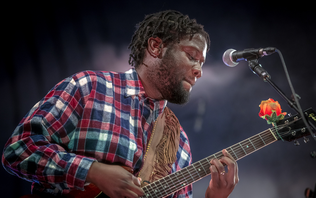 Michael Kiwanuka at Alexandra Palace performing live