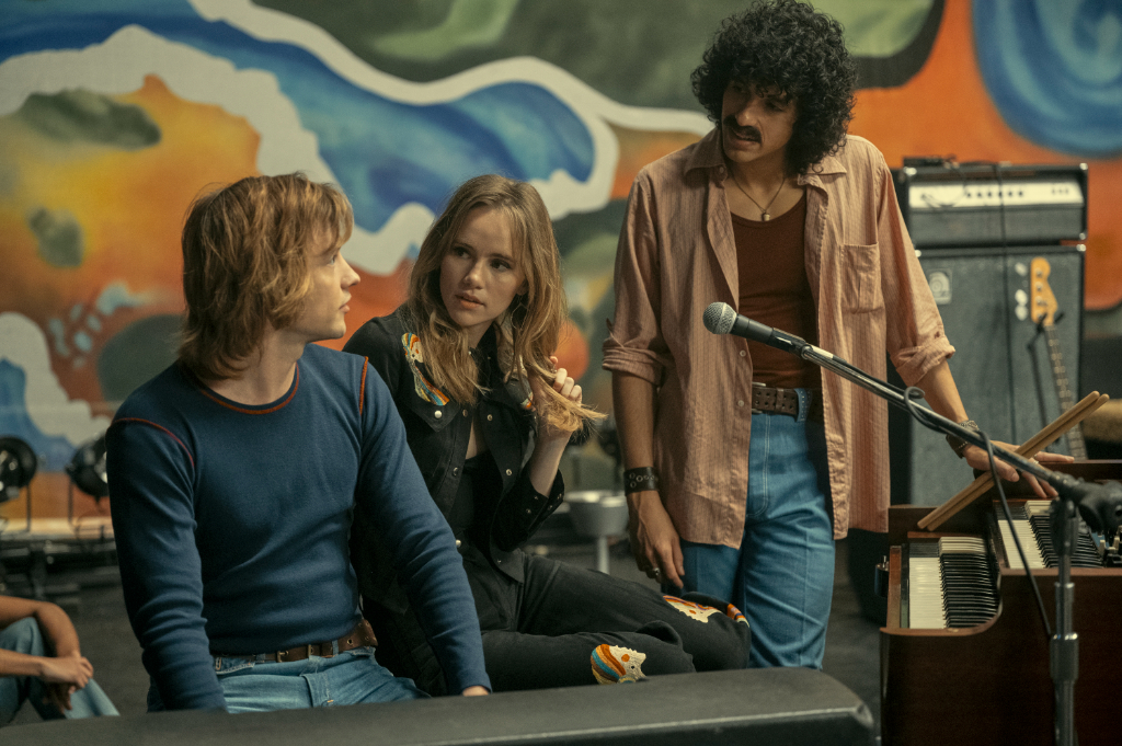 “The impossibility of life is really explored in the show”: Suki Waterhouse and Josh Whitehouse on Daisy Jones and the Six