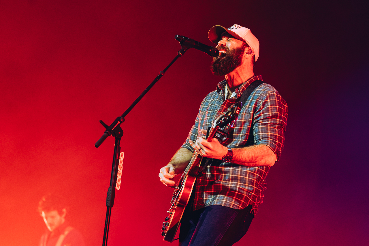Jordan Davis at Wembley Arena performing live