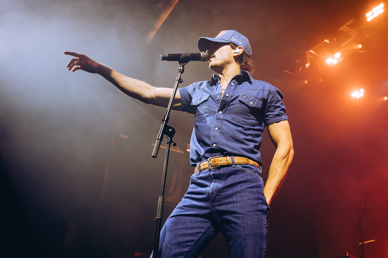 Tucker Wetmore at the Forum performing live