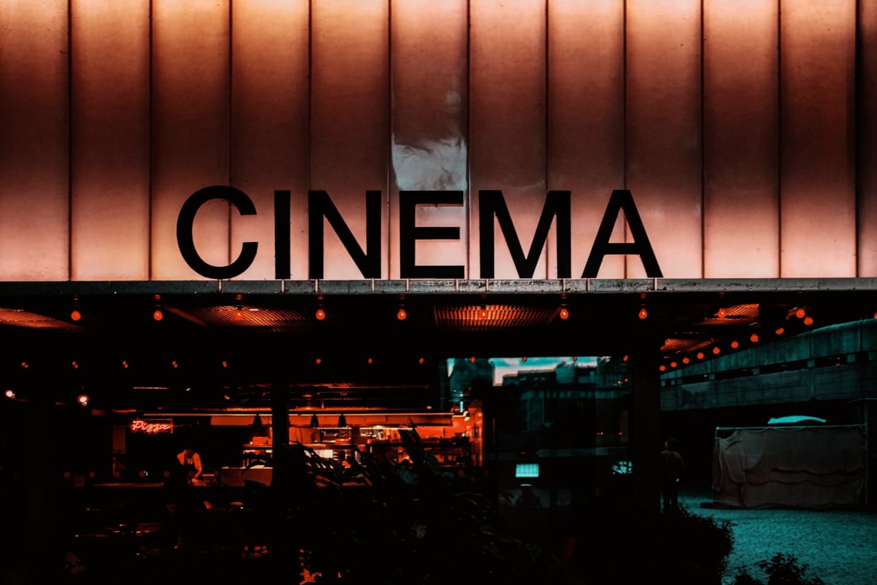 Atmospheric sound design using drones in modern suspense cinema