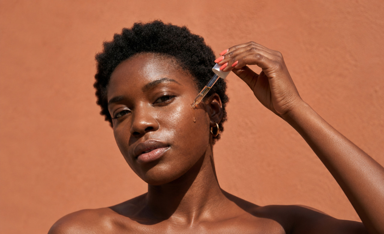 How to choose the right face serum for early signs of aging