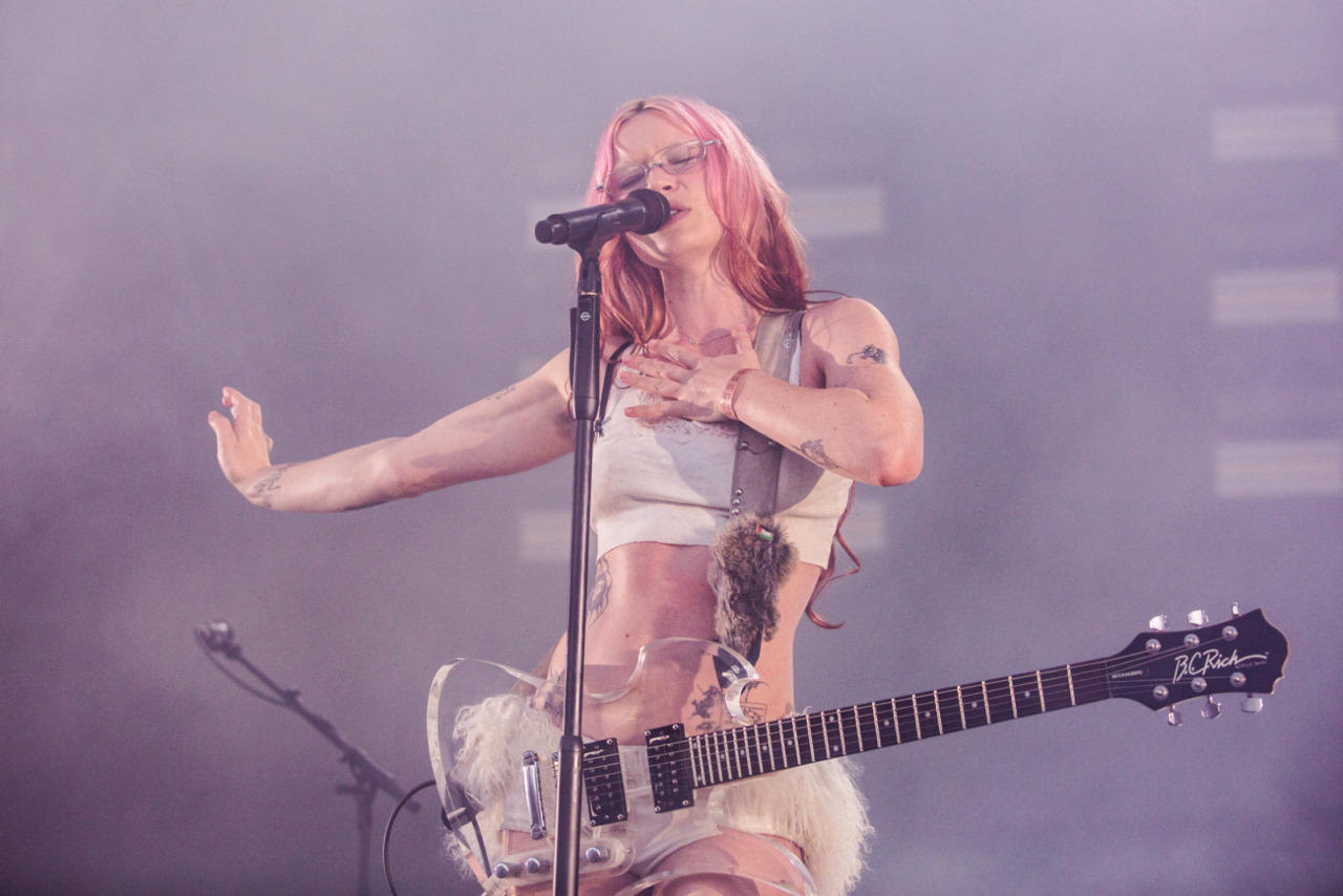 Wet Leg at Alexandra Palace in pictures