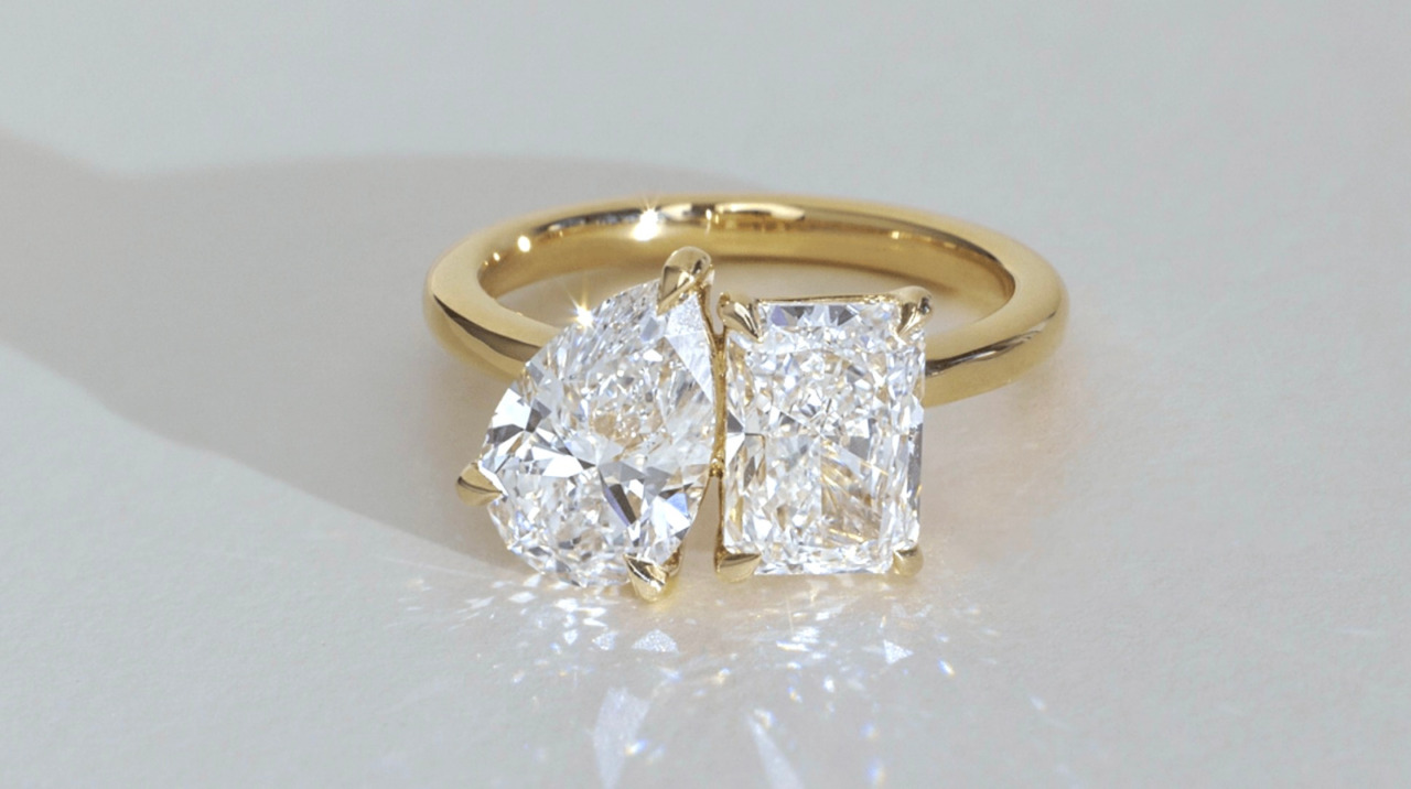 Mix-and-match jewellery: Layering toi et moi with contemporary pieces