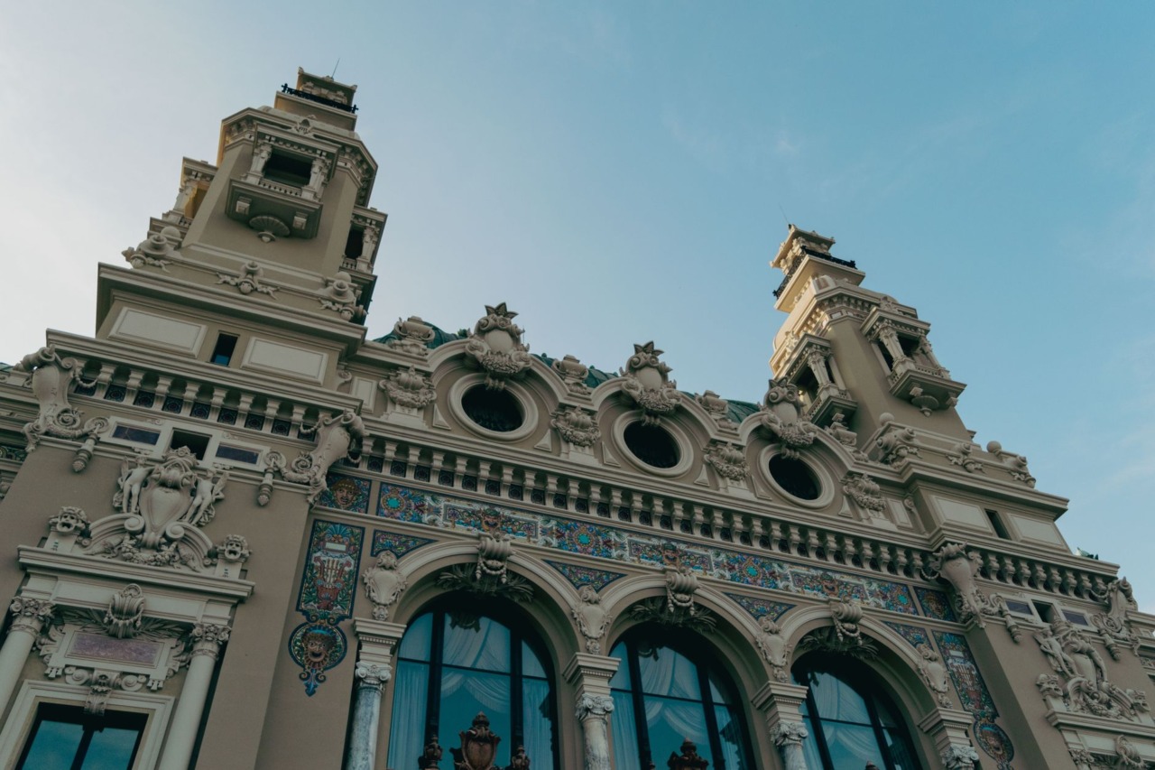 The Opera house entered through an entertainment complex