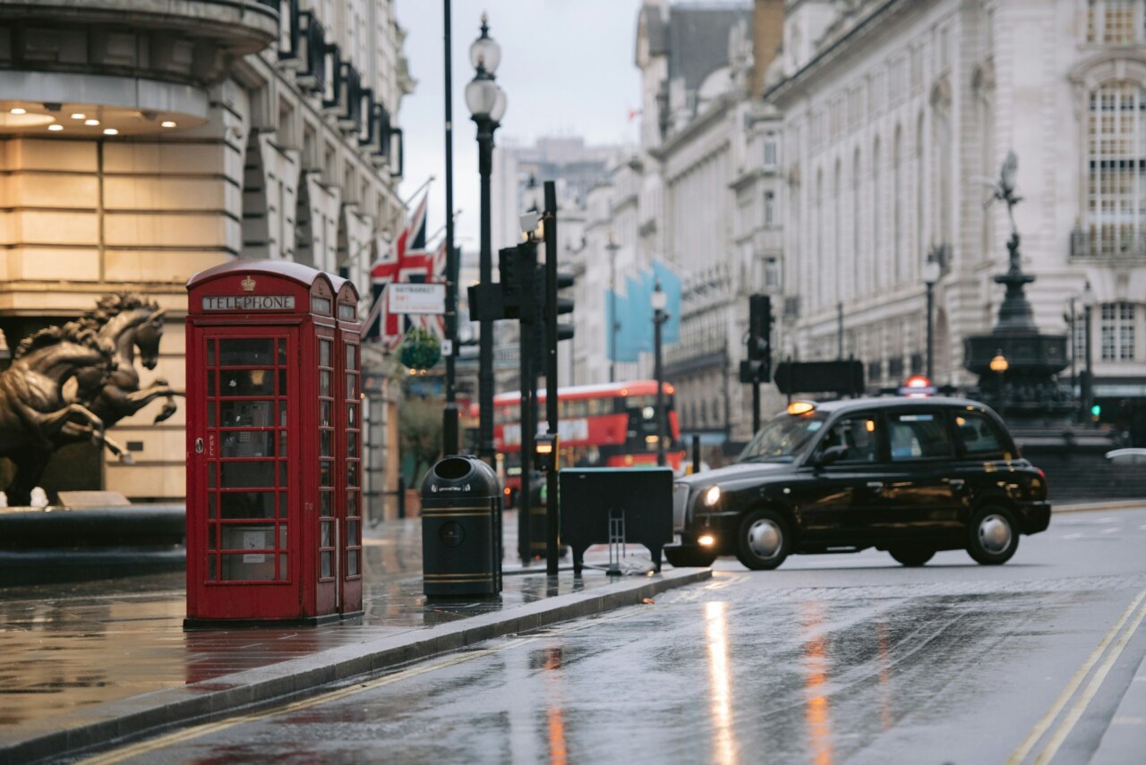 Rainy-day London: Culture at home between autumn plans