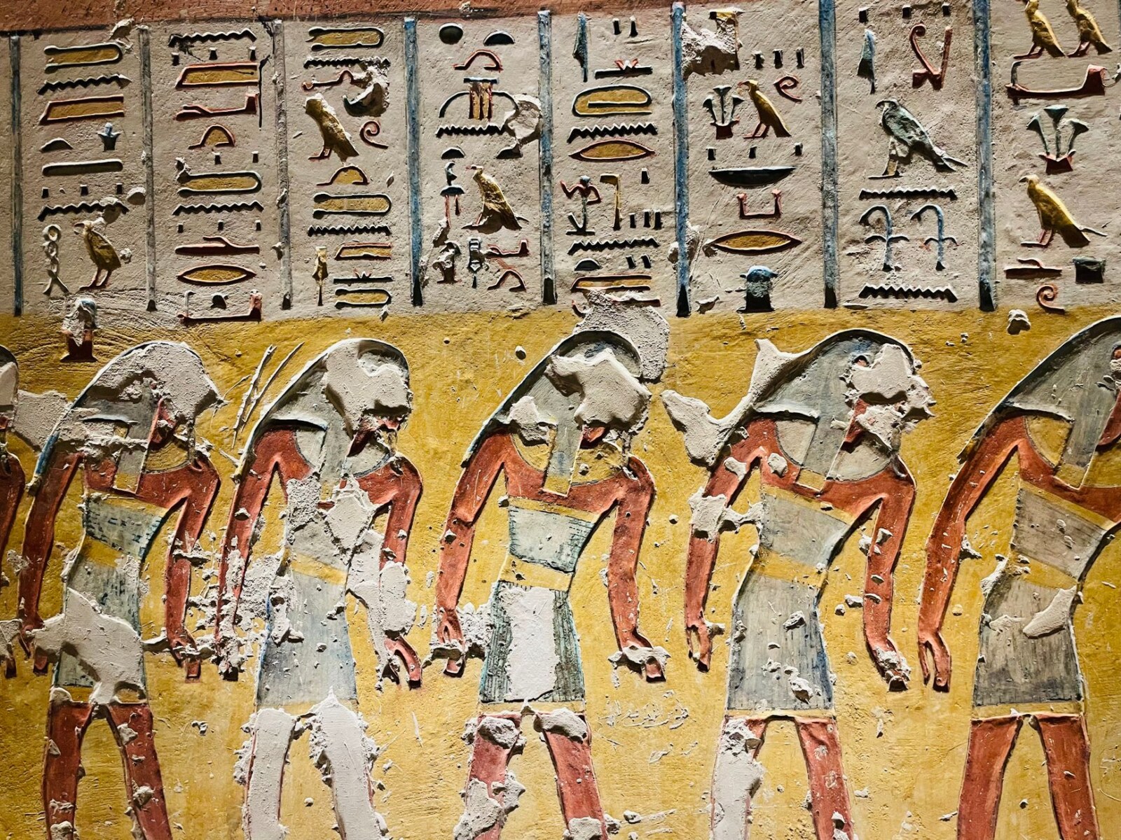 Scientists uncover why ancient artwork retains such vibrant colours